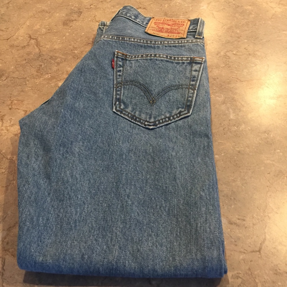 Levi’s men’s 505 29 waist 30 long great condition.